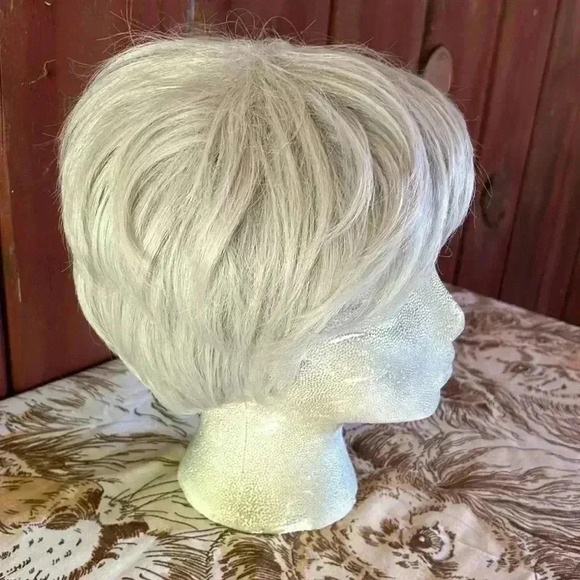 Vintage Wig Grey White Platinum Short Layered Unisex Costume 60s 70s - Picture 4 of 5